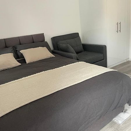 Studio Flat Private Shower Wc And Kitchenette Londen Buitenkant foto